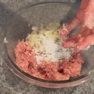 肉だんごたねを作る